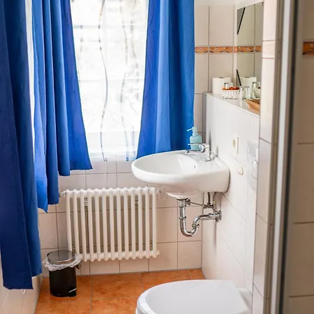 Konukevi Zur Postmeile 3*