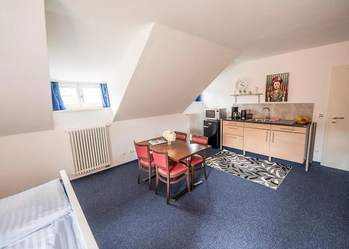 Zur Postmeile בית הארחה